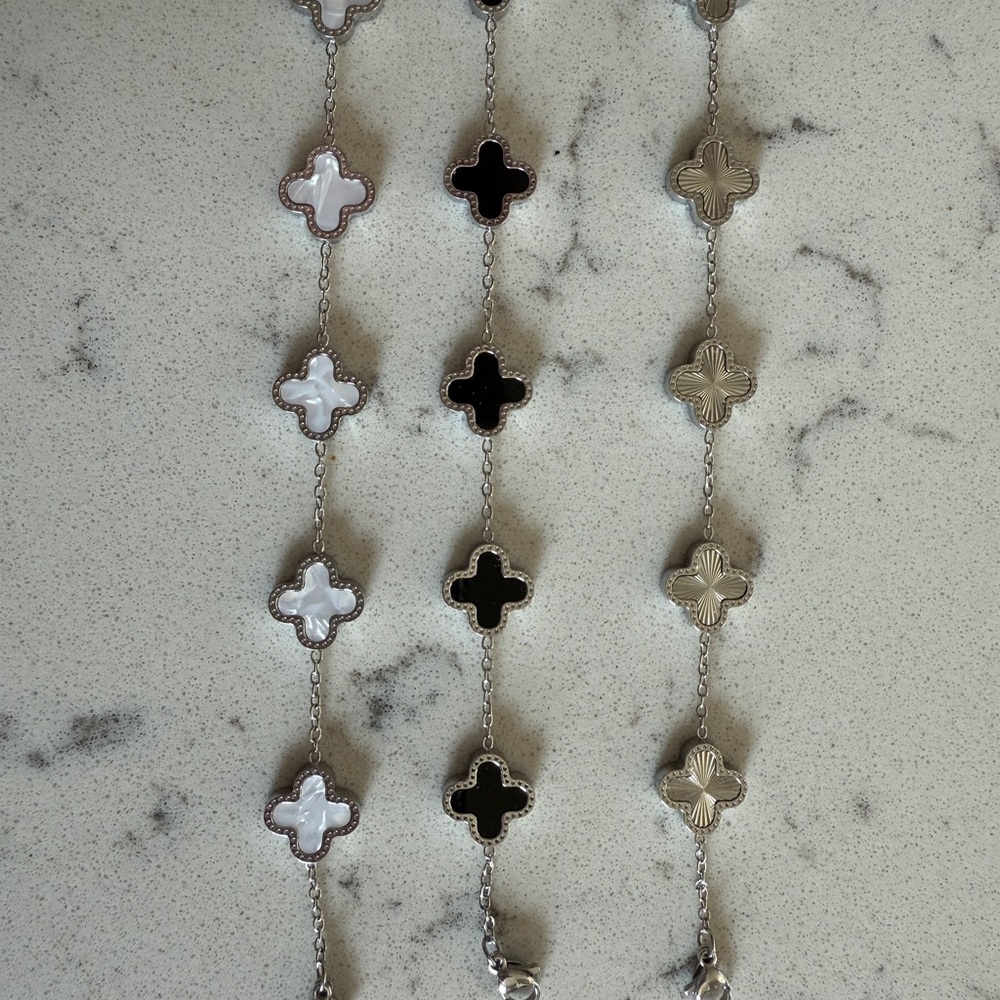 Clover Bracelet Set - Picture 3 of 7
